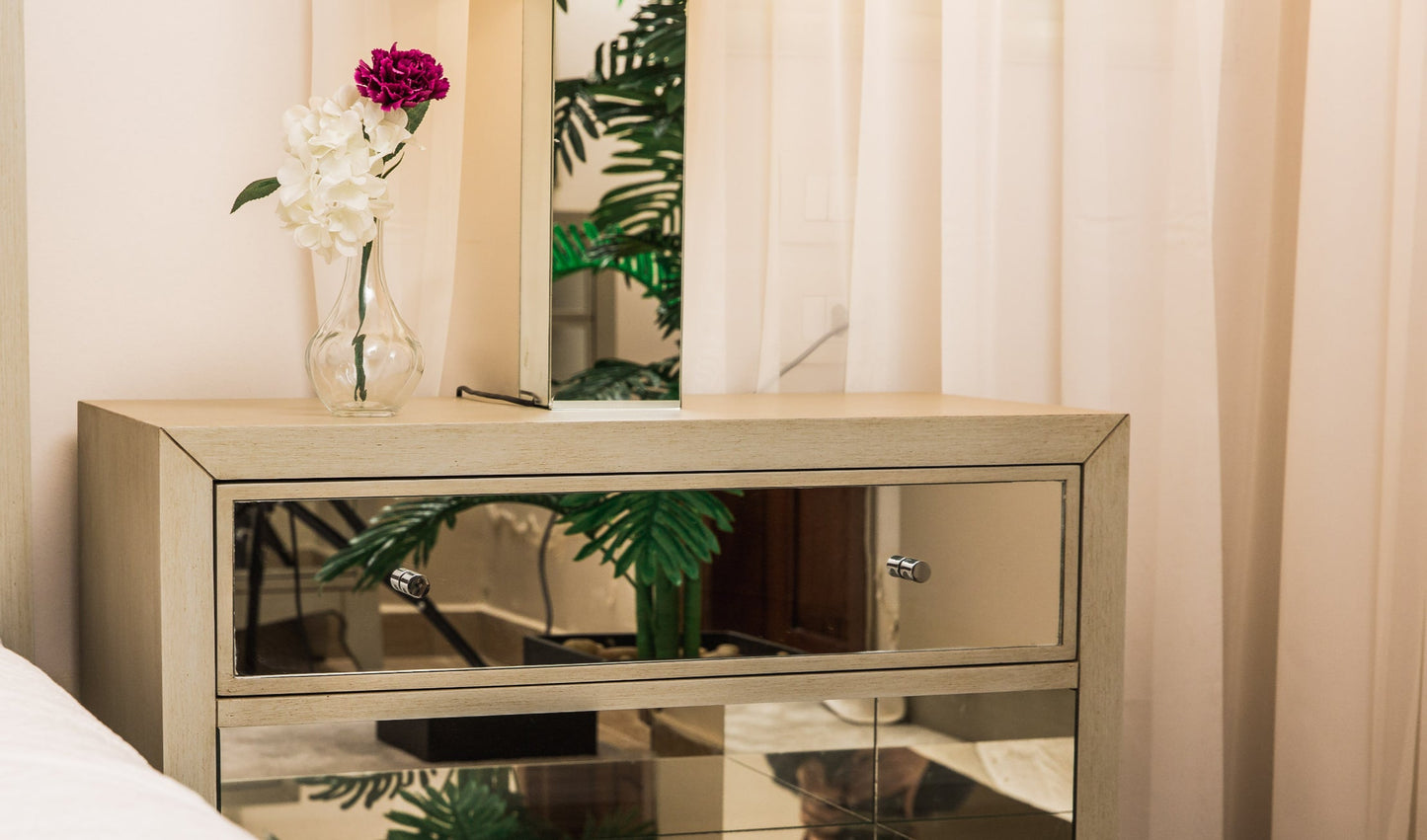 Diamond Commode