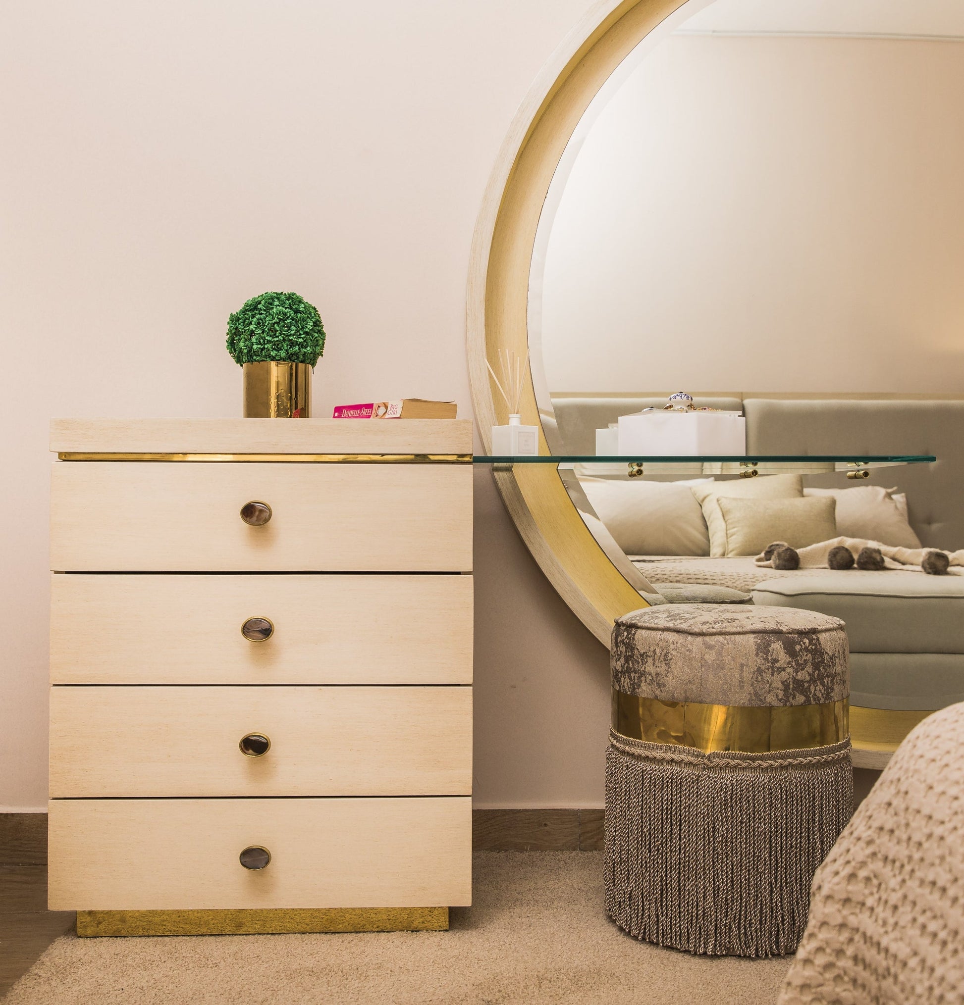 Oro Vanity