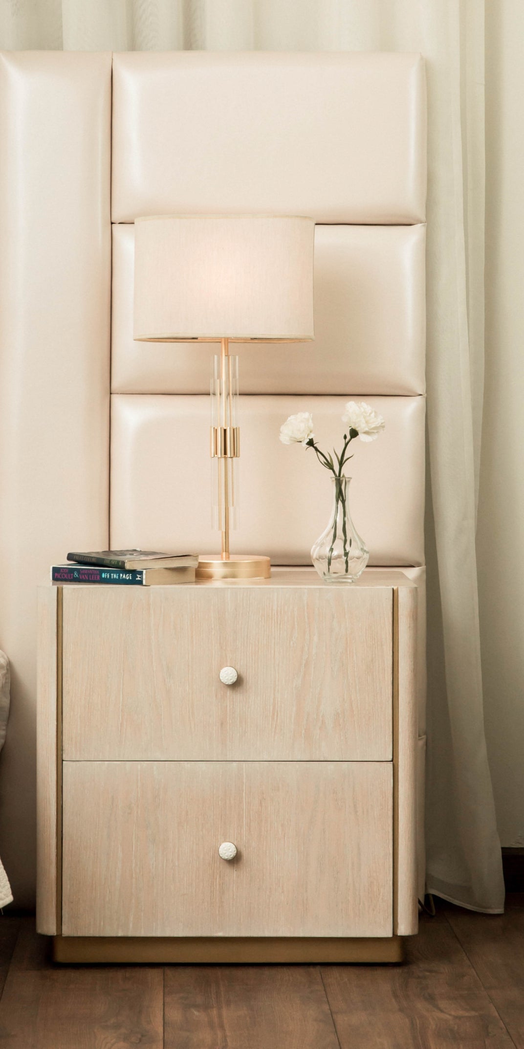 Allure Commode