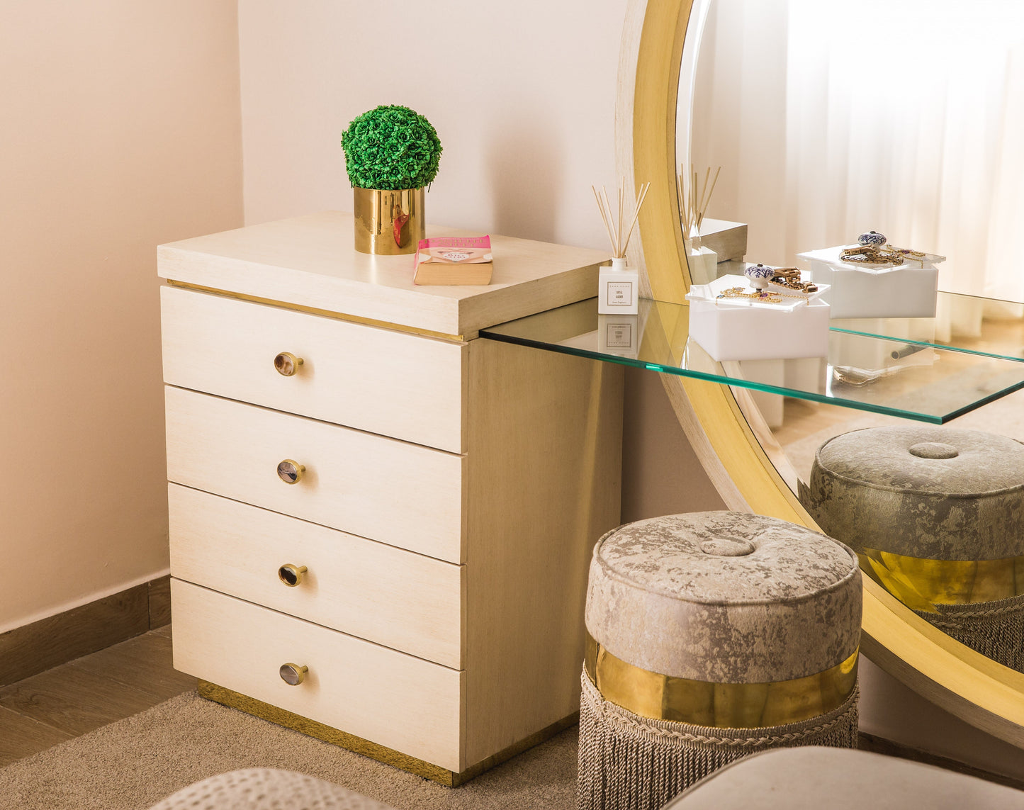 Oro Vanity