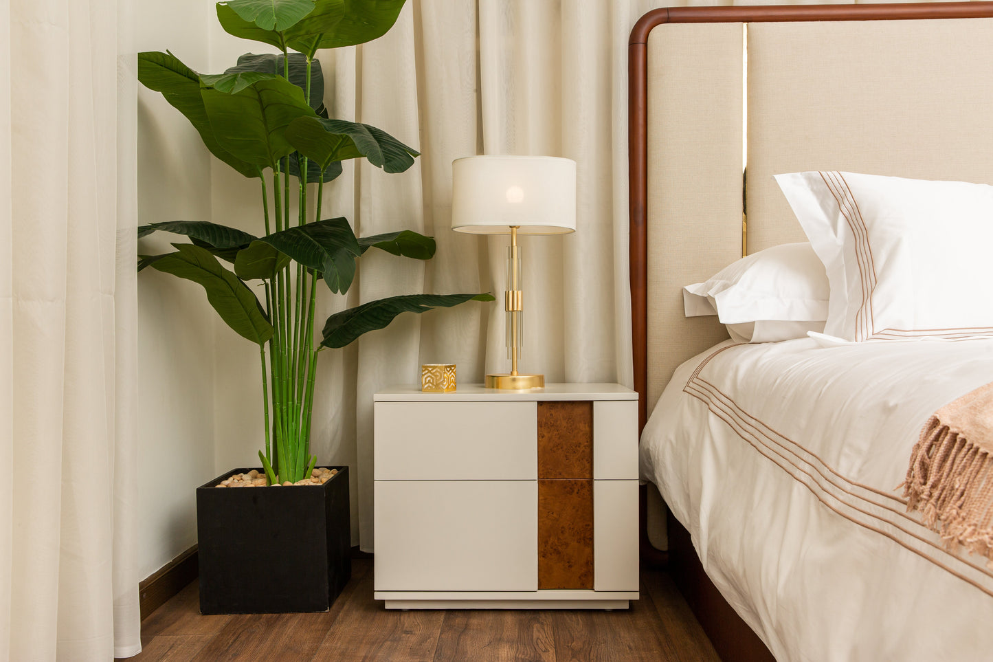 Minimal Bedroom