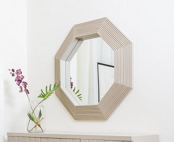 Lily Mirror