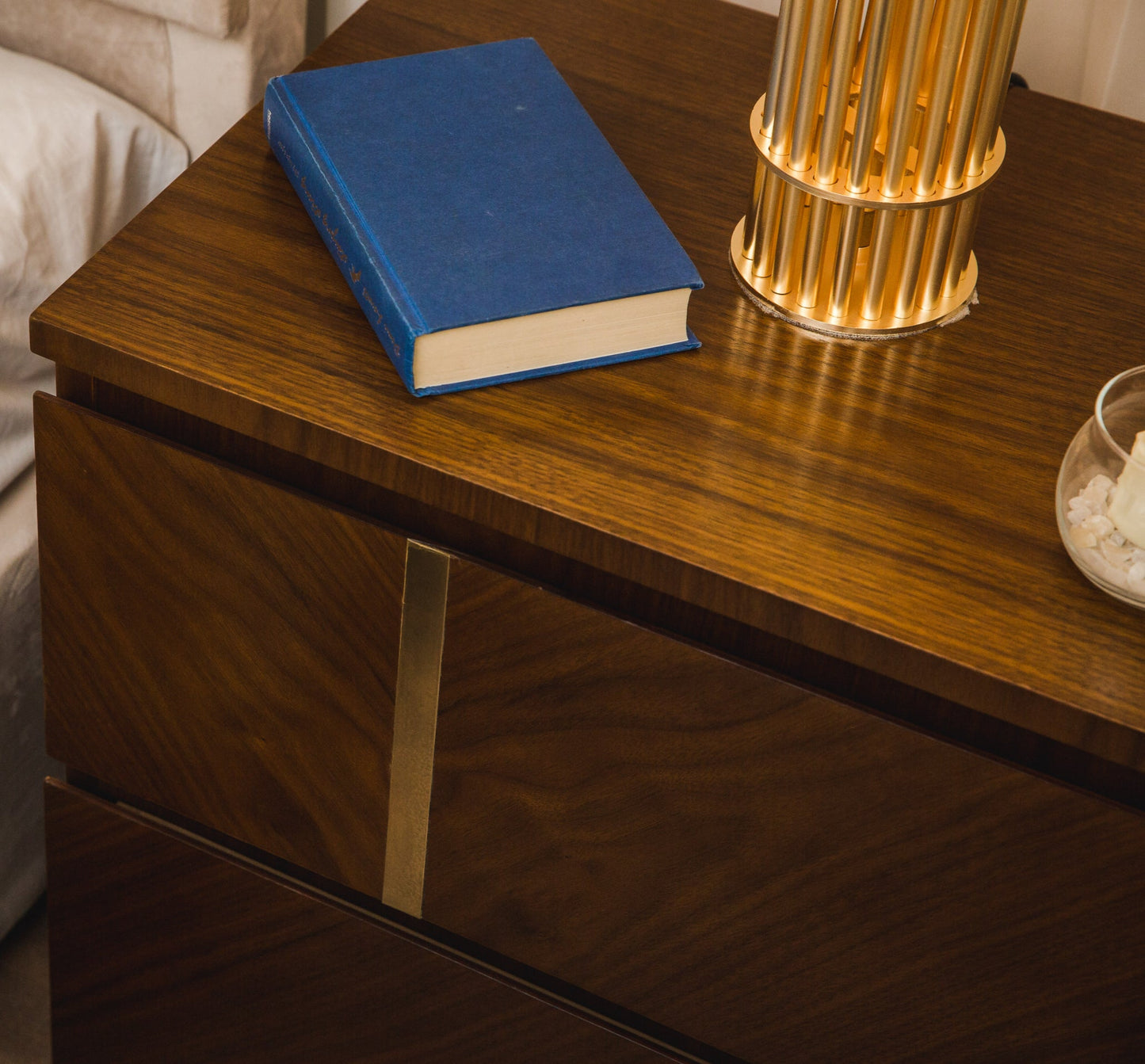 Glam Commode