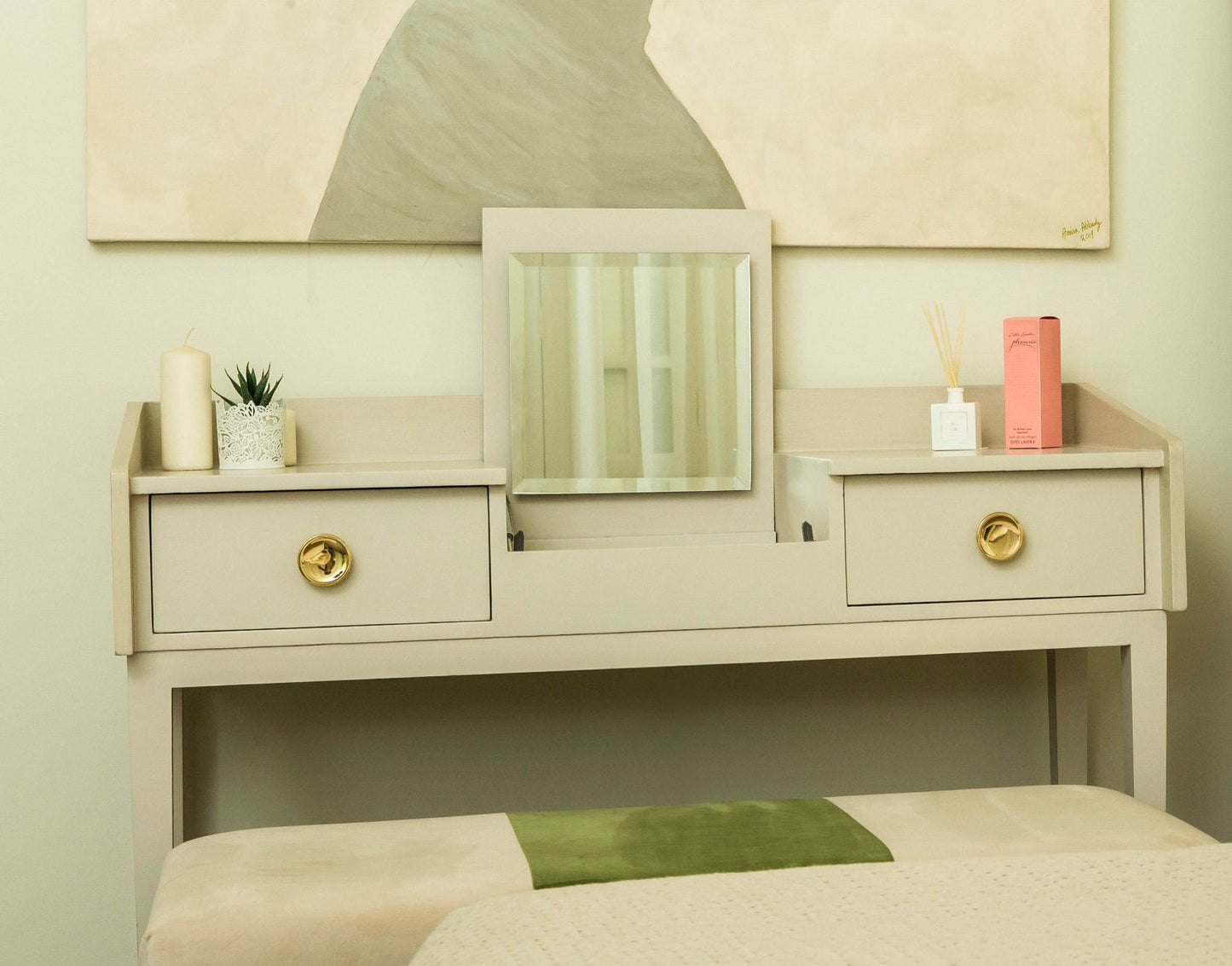 Serenity Vanity