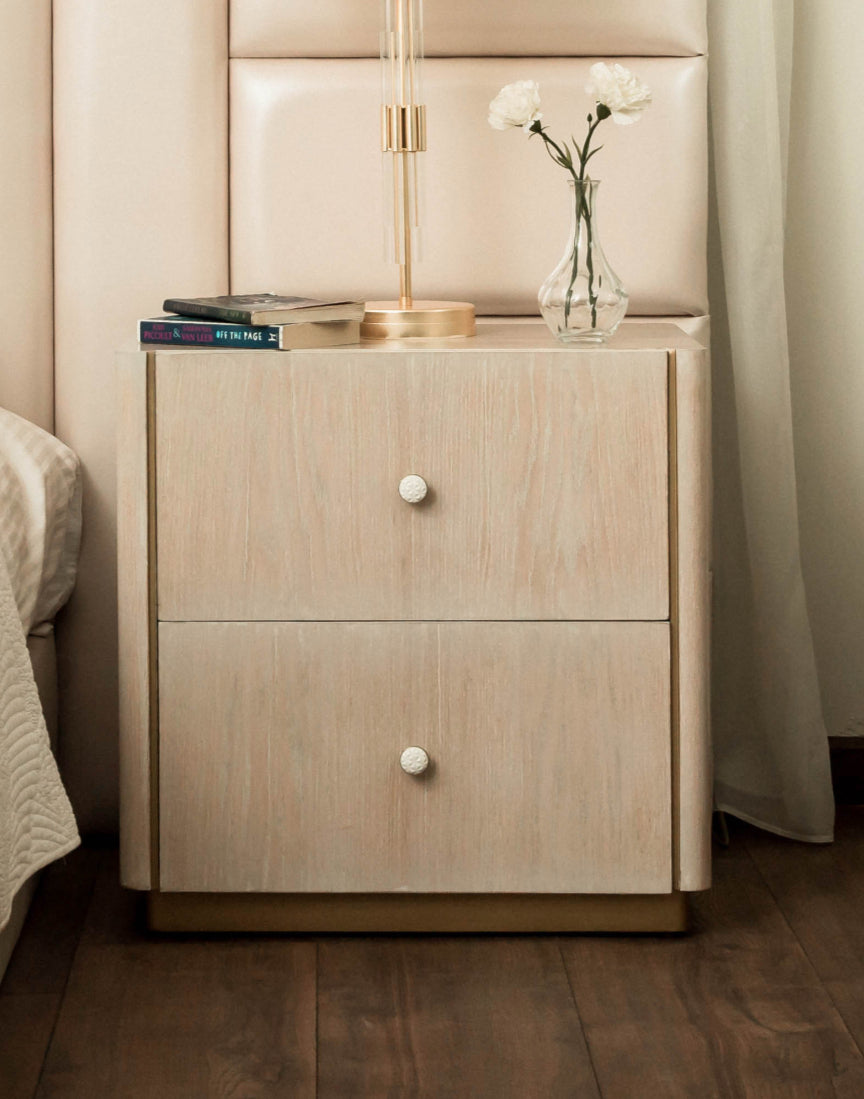 Allure Commode