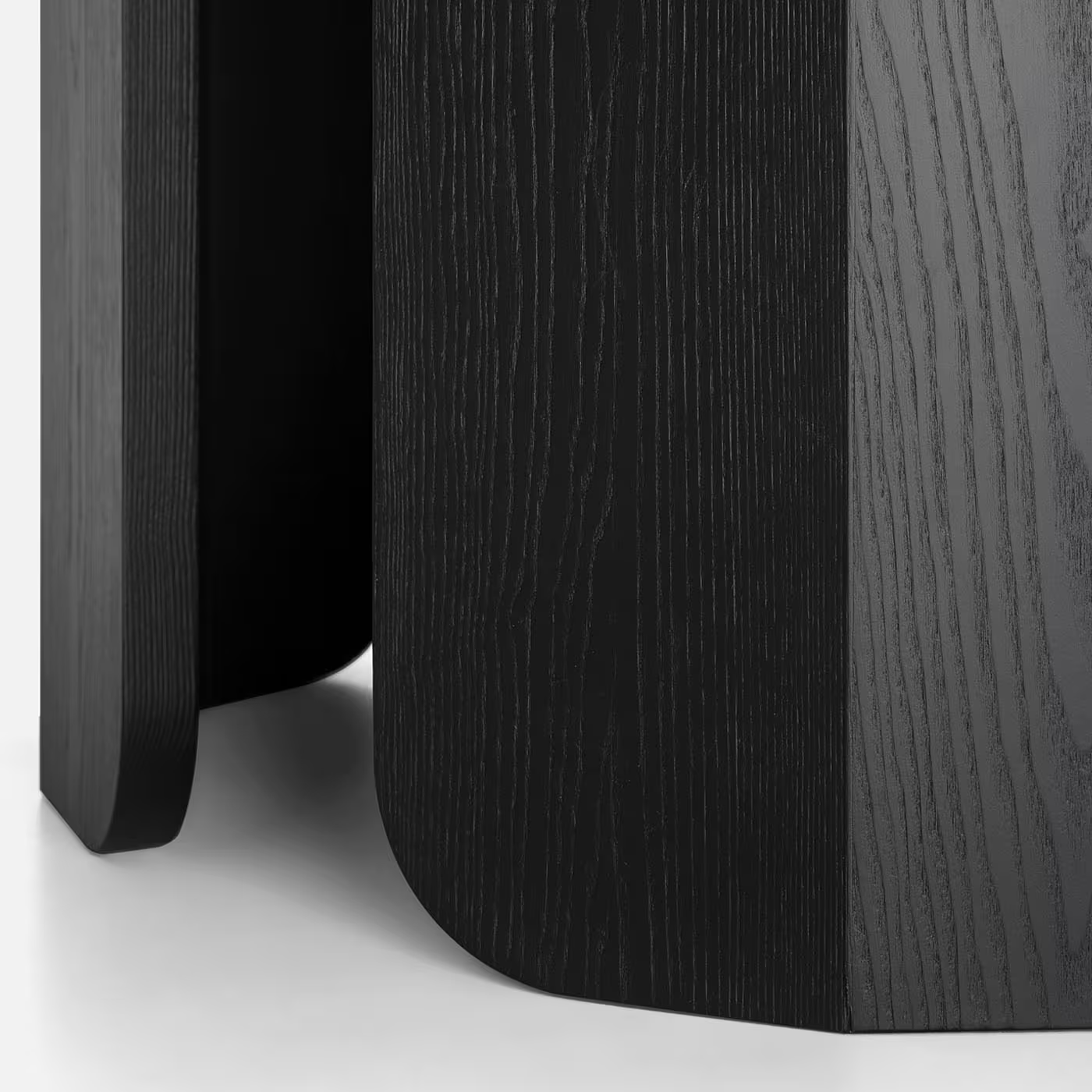 Huli black dining table