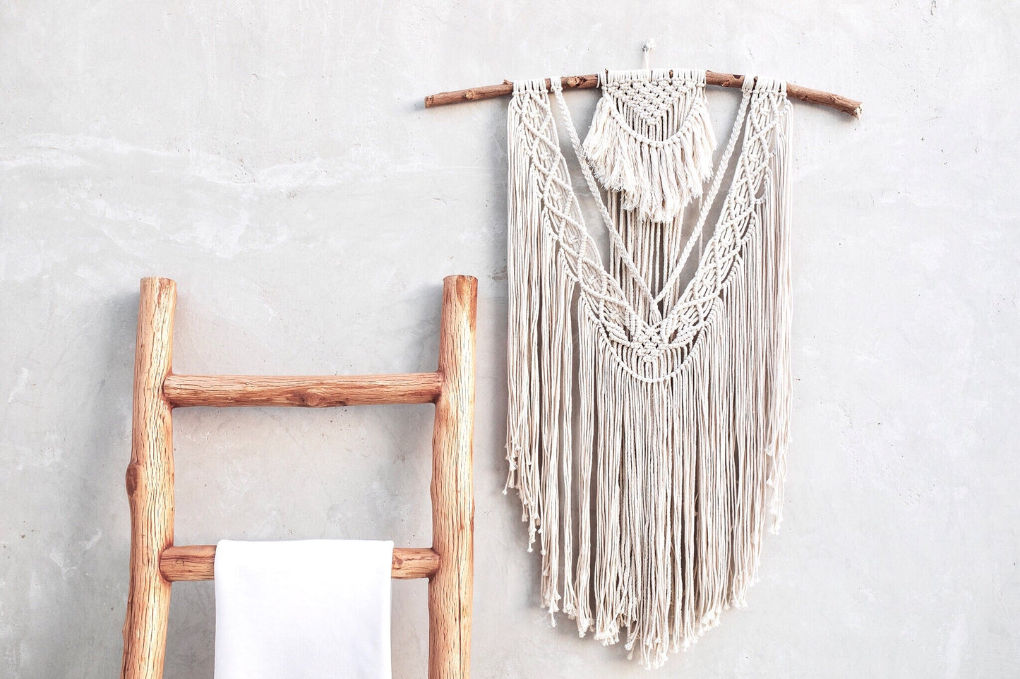 V Fringe Wall Hanger