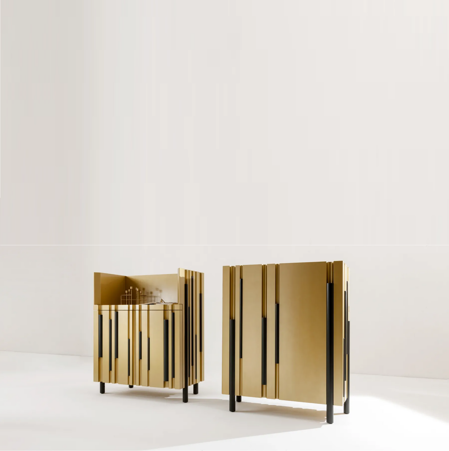 Side storage unit