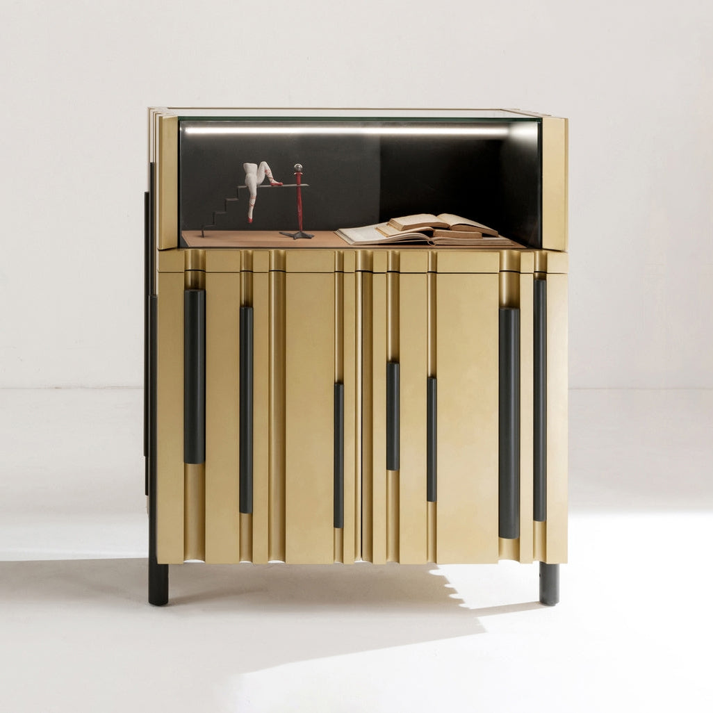 Side storage unit