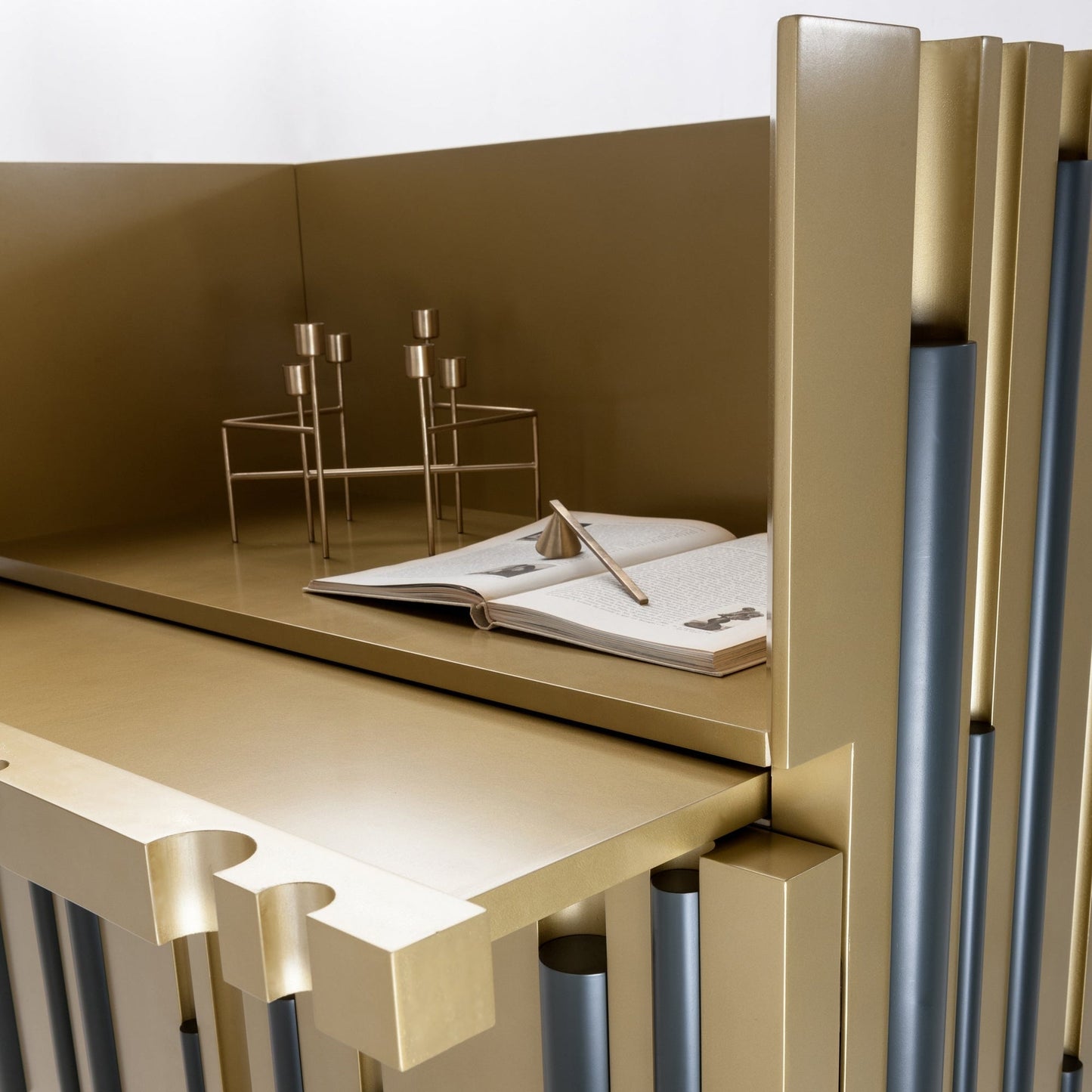 Side storage unit