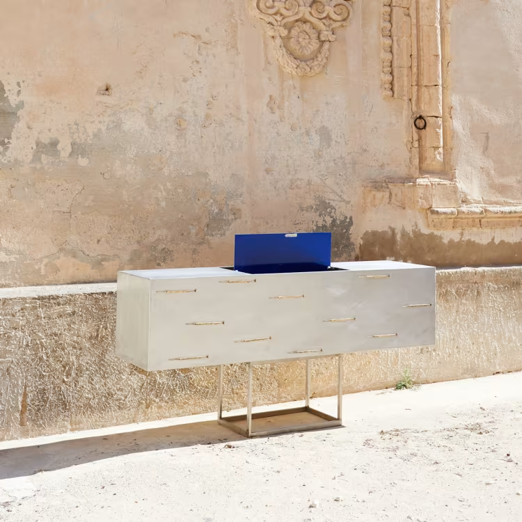Garfish sideboard