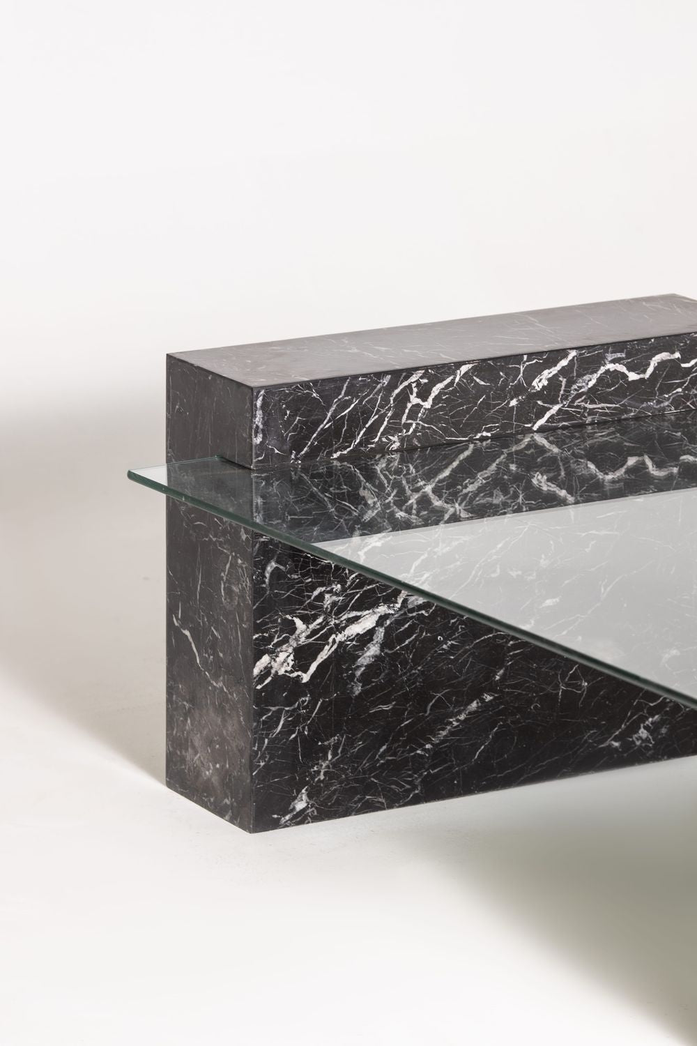 Dou Table