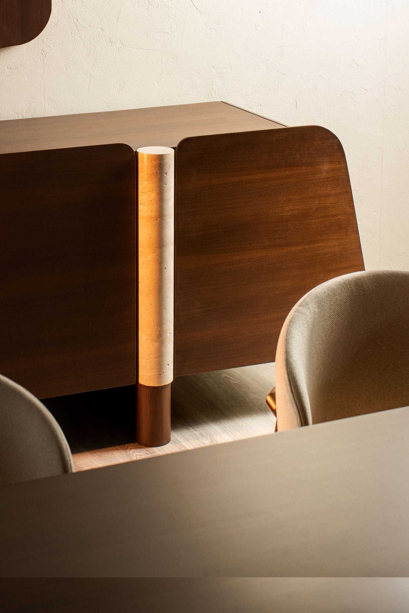 Aro Dining Room Set