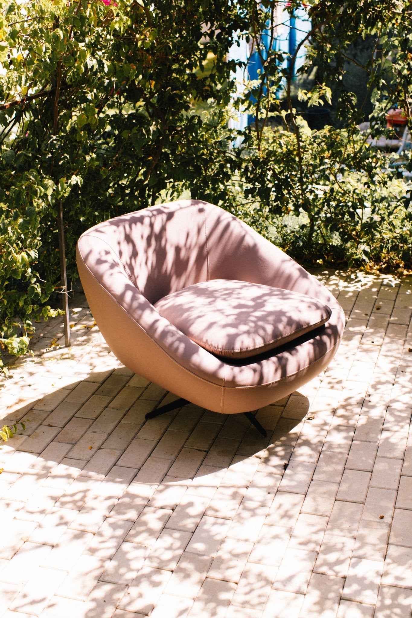 Modern Swivel Cushion Chair