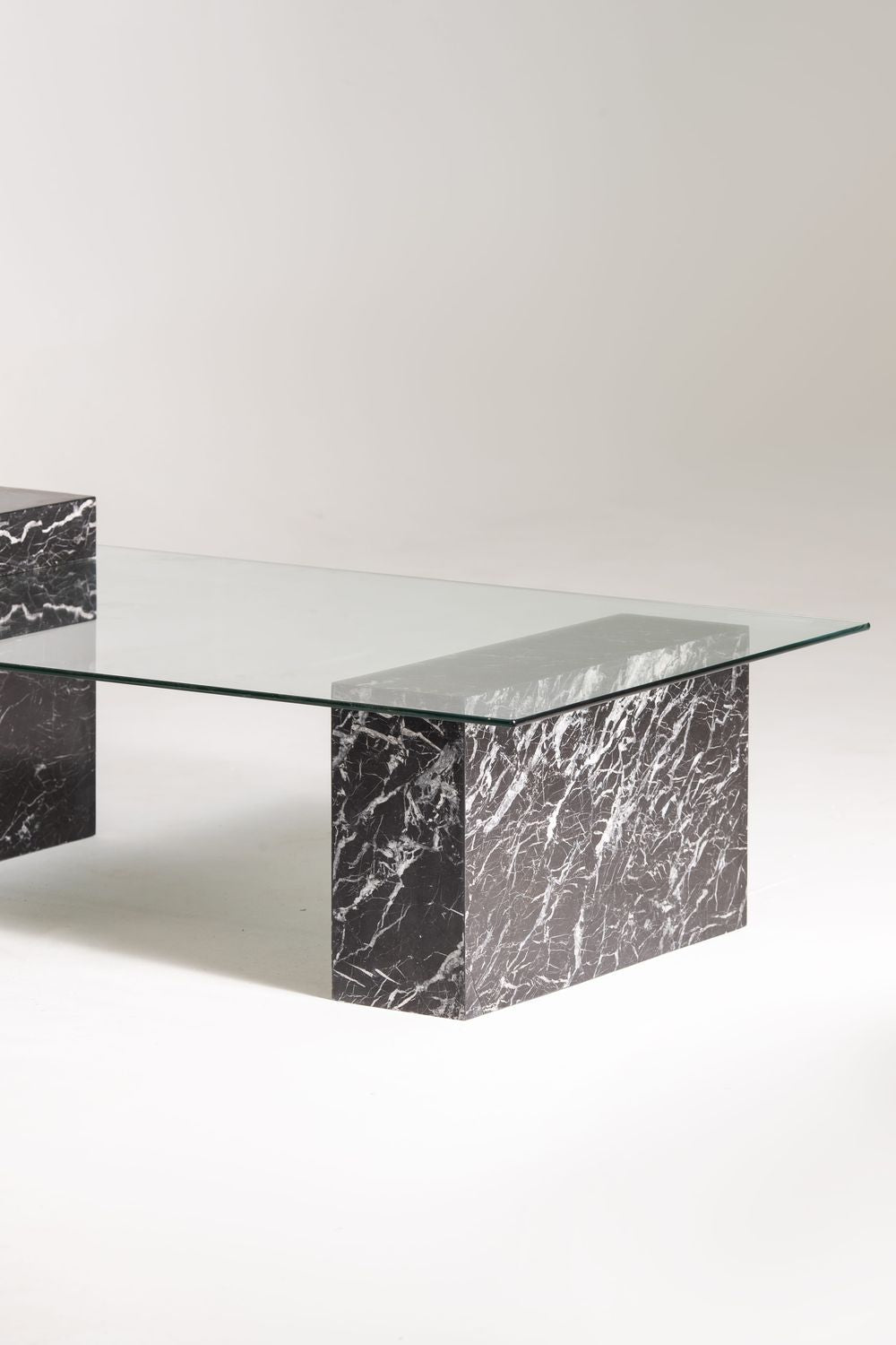 Dou Table