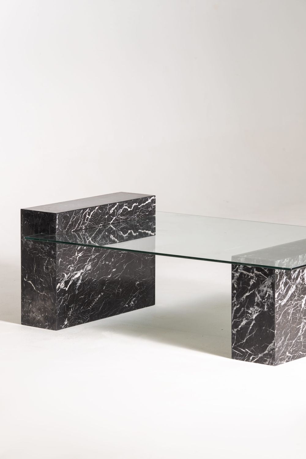Dou Table
