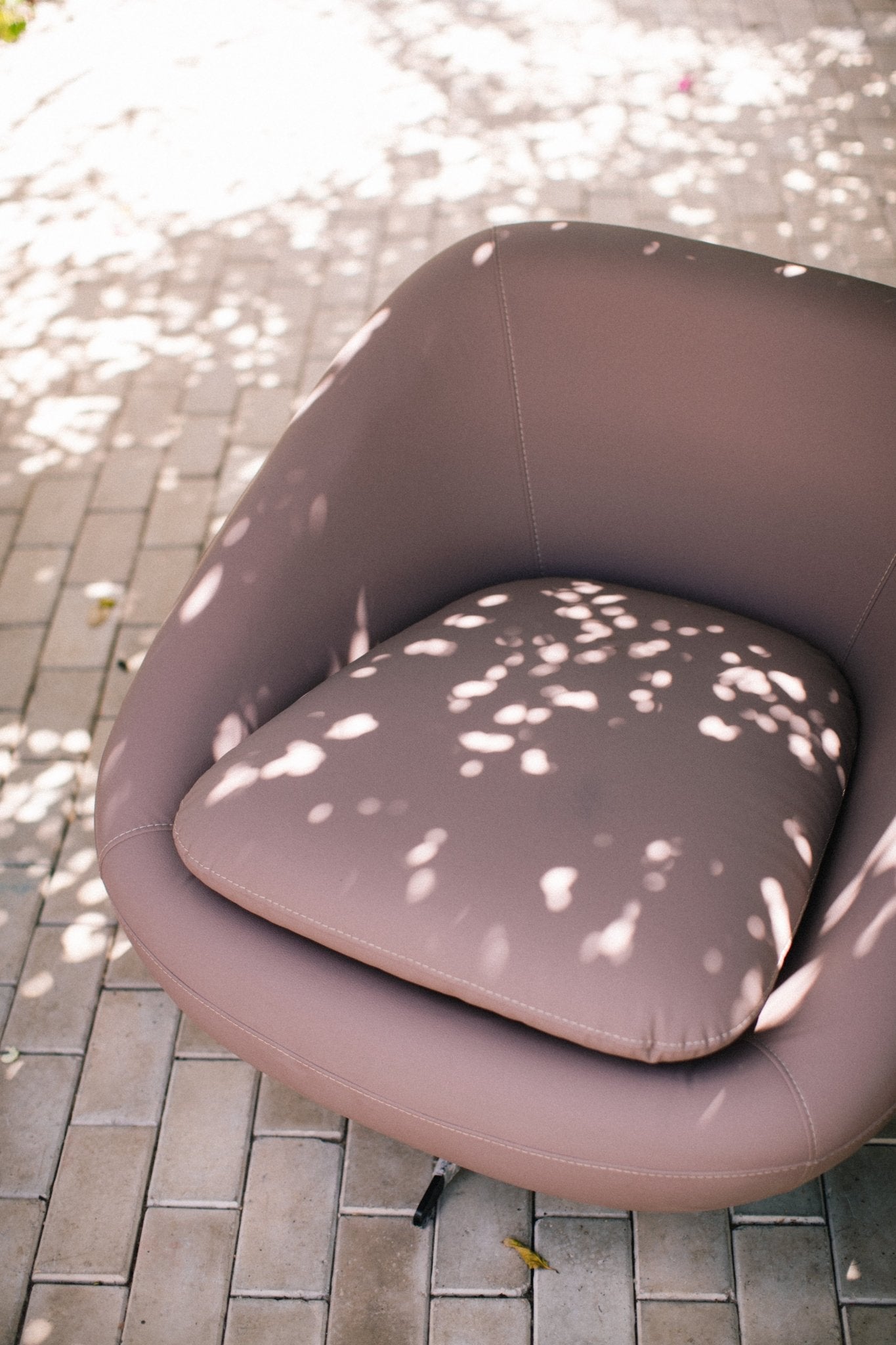 Modern Swivel Cushion Chair