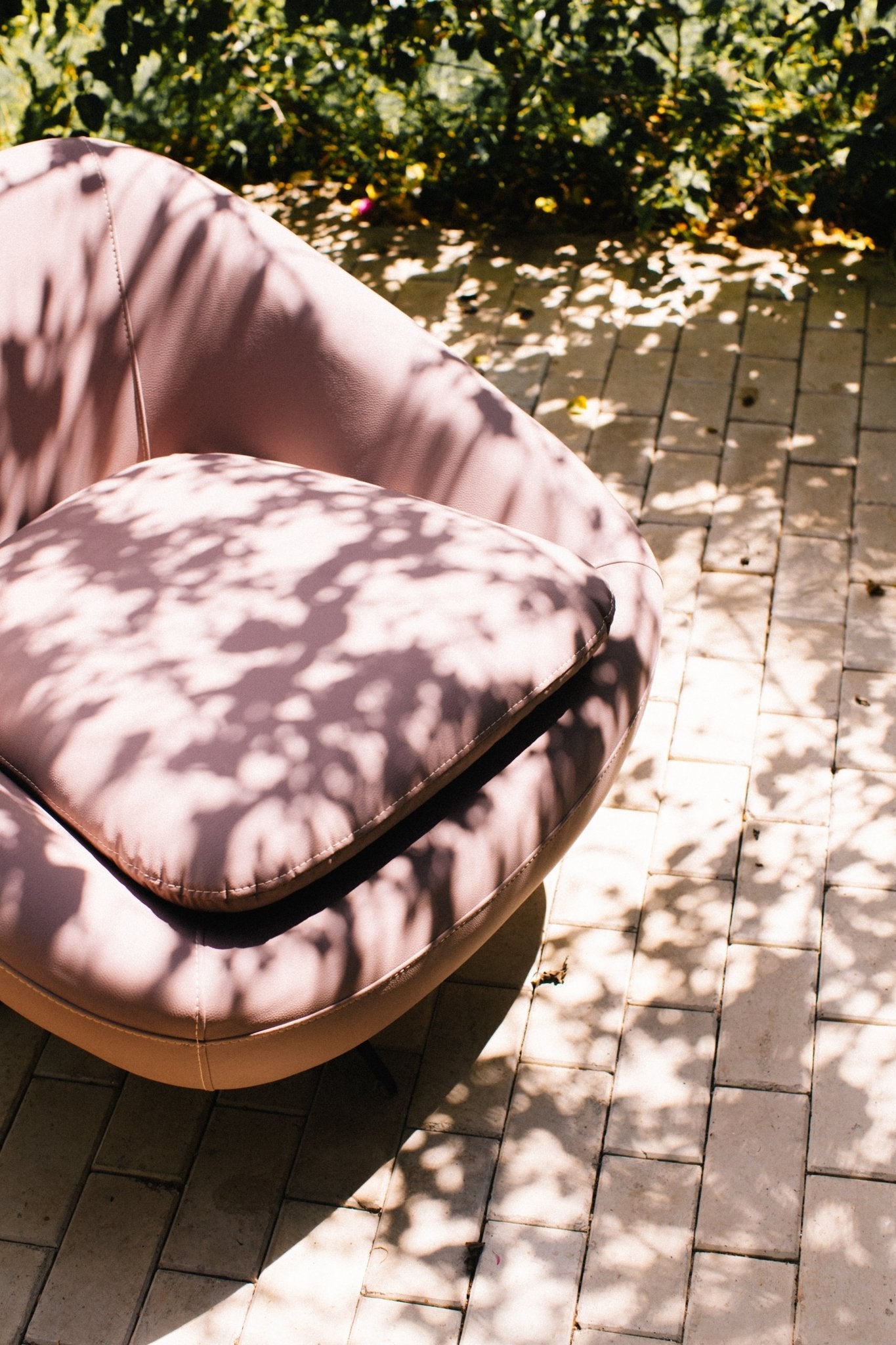 Modern Swivel Cushion Chair