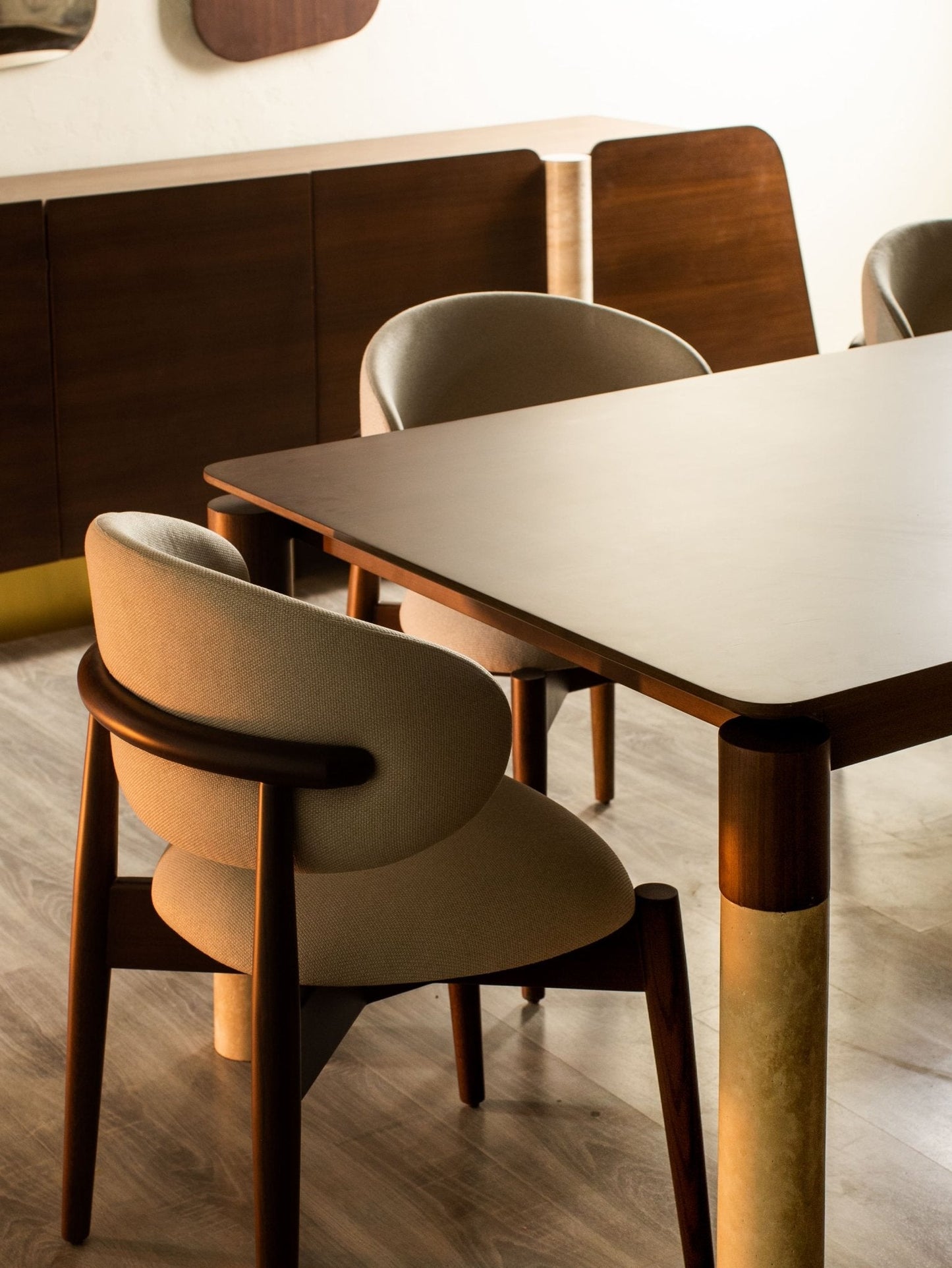 Aro Dining Room Set