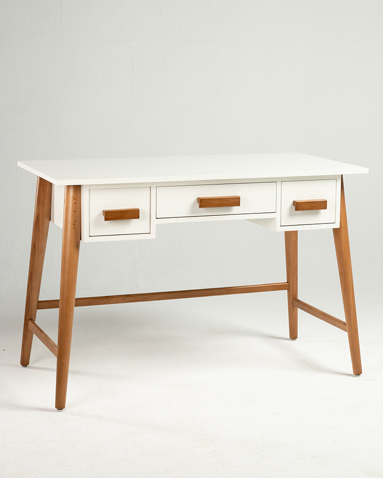 Quinn Desk