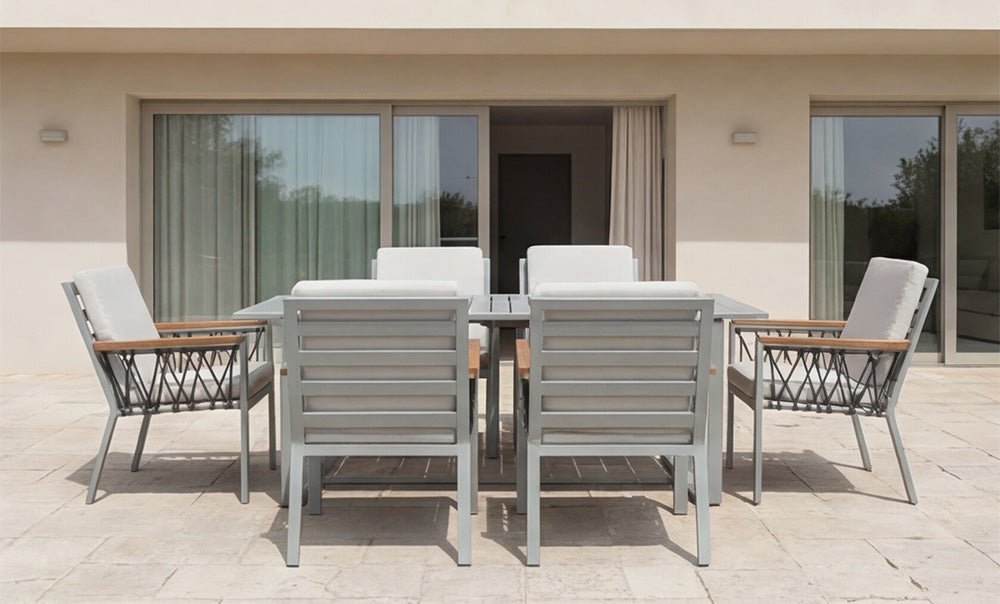 Aluminum vinyl table