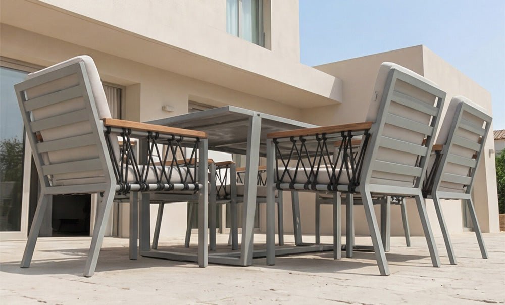 Aluminum vinyl table