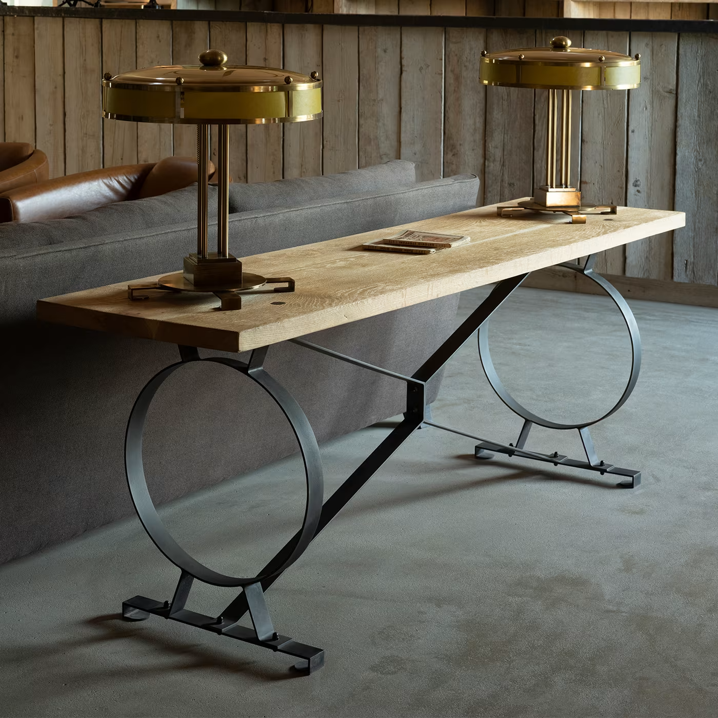 The etruscan factory console