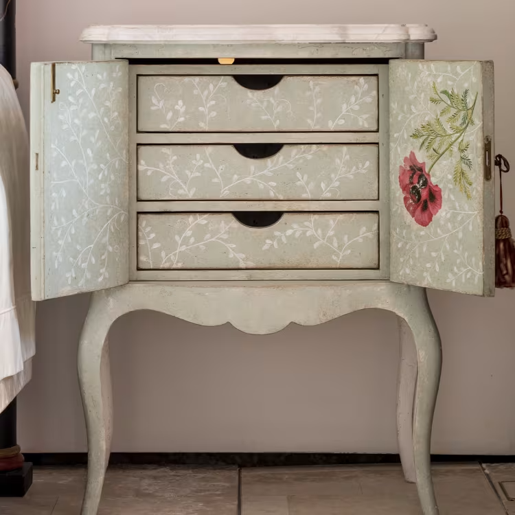 Tiepolo nightstand with internal drawers